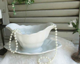 small old gravy boat, sauce bowl; small old gravy boat white FRANCE; french brocante vintage, country kitchen, serving dishes