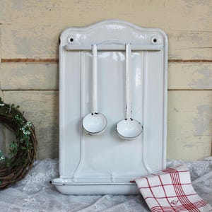 Antieke lepelhoes geëmailleerde pollepelhoes voor 2 pollepels; oude lepelhoes geëmailleerd voor 2 kleine pollepels DUITSLAND; Duitse Brocante Vintage landhuiskeuken