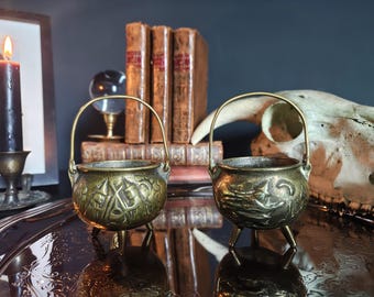 Vintage Brass WITCHES Cauldrons- Witchcraft, Pagan, Wiccan, Altar, Magic, Spell Casting...