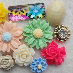 10 pcs. Acrylic cabochon 12 to 40 mm, mix