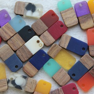 10 stk. Anhänger 20 x 6,5 x 3 mm, Loch: 1,8mm, Acryl. Wird zufällig Aussortiert.