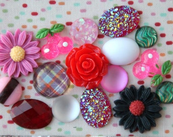 Set of acrylic cabochons, various large ones. Beautiful motifs.