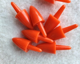 8 pcs. Insert noses for snowman 7 x 14 mm, orange
