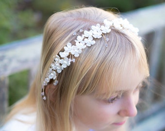 White Floral Bridal Headband, White Shell Flower Headband, Pearl Bridal Headpiece, Flower Girl Crown, Prom Headpiece