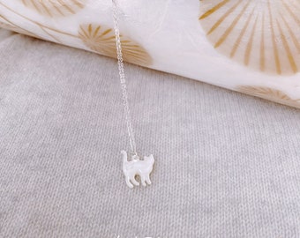 925 sterling silver cat necklace, Shell Cat charm necklace,  Cat lover's silver necklace, Cat-inspired jewelry, Cute cat necklace