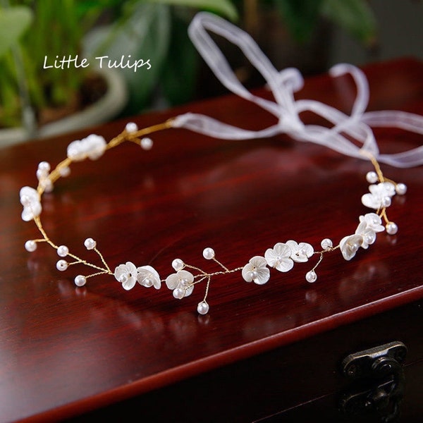 Simple Pearl Bridal Headband, Flower Girl Crown, First Communion Headpiece, White Shell Flower Headband