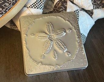 Magnetic Needle Case, square with sand dollar