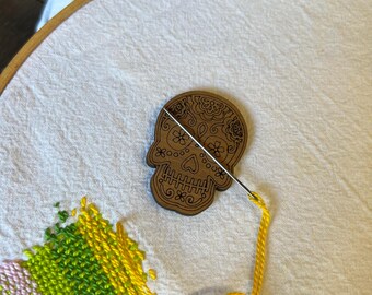 Sugar Skull Magnetic Needle Minder