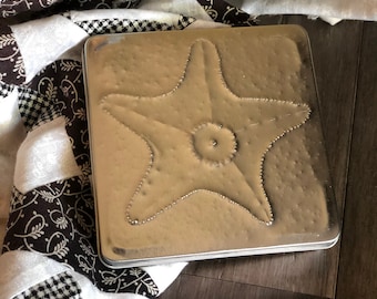Magnetic Needle Case, square with starfish