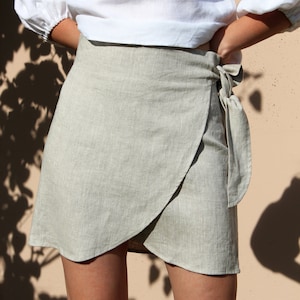 Linnen wikkel minirok AMY, natuurlijke ronde rok met riem, zomer gewikkelde tulprok voor dagelijks gebruik, duurzaam ethisch handgemaakt Slow Fashion