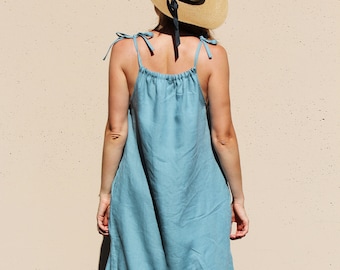 Abito lungo in lino LORA, abito sottoveste lungo in lino con spalline sottili e tasche, stile boho per l'estate, moda etica, sostenibile e realizzata a mano.