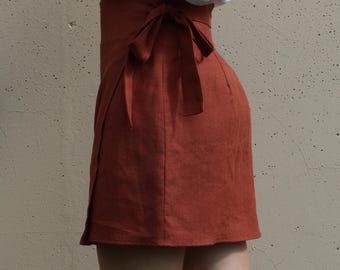Minigonna avvolgente in lino ARIA, gonna marrone con cintura, gonna estiva avvolgente in lino per tutti i giorni, moda etica realizzata in modo sostenibile