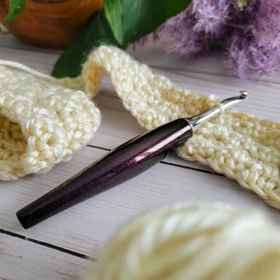Furls Crochet Hook, Odyssey Nickel Plated Tip for Effortless Glide, Crochet  Hooks, Amethyst Ergonomic Handle E 3.5mm 