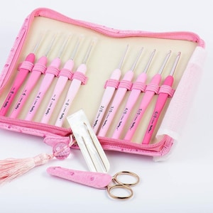 Tulip Etimo Rose Lace Crochet Hook Set TEL-001E | Tulip Crochet Hooks Ergonomic Pink Hook Set Steel Lace Hooks Gift for Crocheter Japan