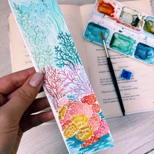 Segnalibro dipinto a mano con acquerello, barriera corallina, creature dell'oceano, segnalibri marini fatti a mano, regalo per topi di biblioteca, regalo per amanti dei libri, regalo per lettori