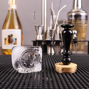 Molde personalizado para cubitos de hielo | Bandeja de hielo para whisky personalizada | Regalo para papá | Sello de latón | Regalo de cumpleaños para él | Bandeja de hielo para cócteles