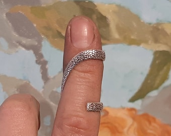 Finger Ring Splint Adjustable Snake