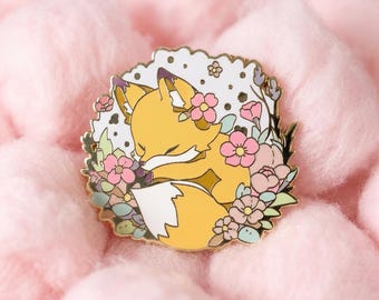 Sleeping Fox Enamel Pin - Kawaii Animal Collectible | Floral Woodland Lapel Badge | Cute Baby Fox Brooch | Gold Metal Nature Pin