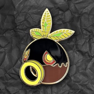 Deku Mask Enamel Pin - Legend of Zelda Majora&#39;s Mask Collectible Pin, Gold Metal, Retro Video Game Lapel Pin, Gamer Gift