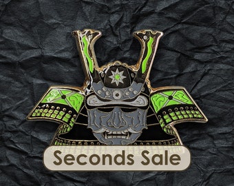 SECONDS SALE Venomous Kabuto Enamel Pin | Collectible Lapel Pin, Japanese Samurai Warrior Helmet Brooch / Badge, Oni Demon Mask