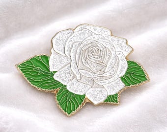 Spilla in smalto rosa. Spilla con rose e fiori in oro e bianco. - Italia