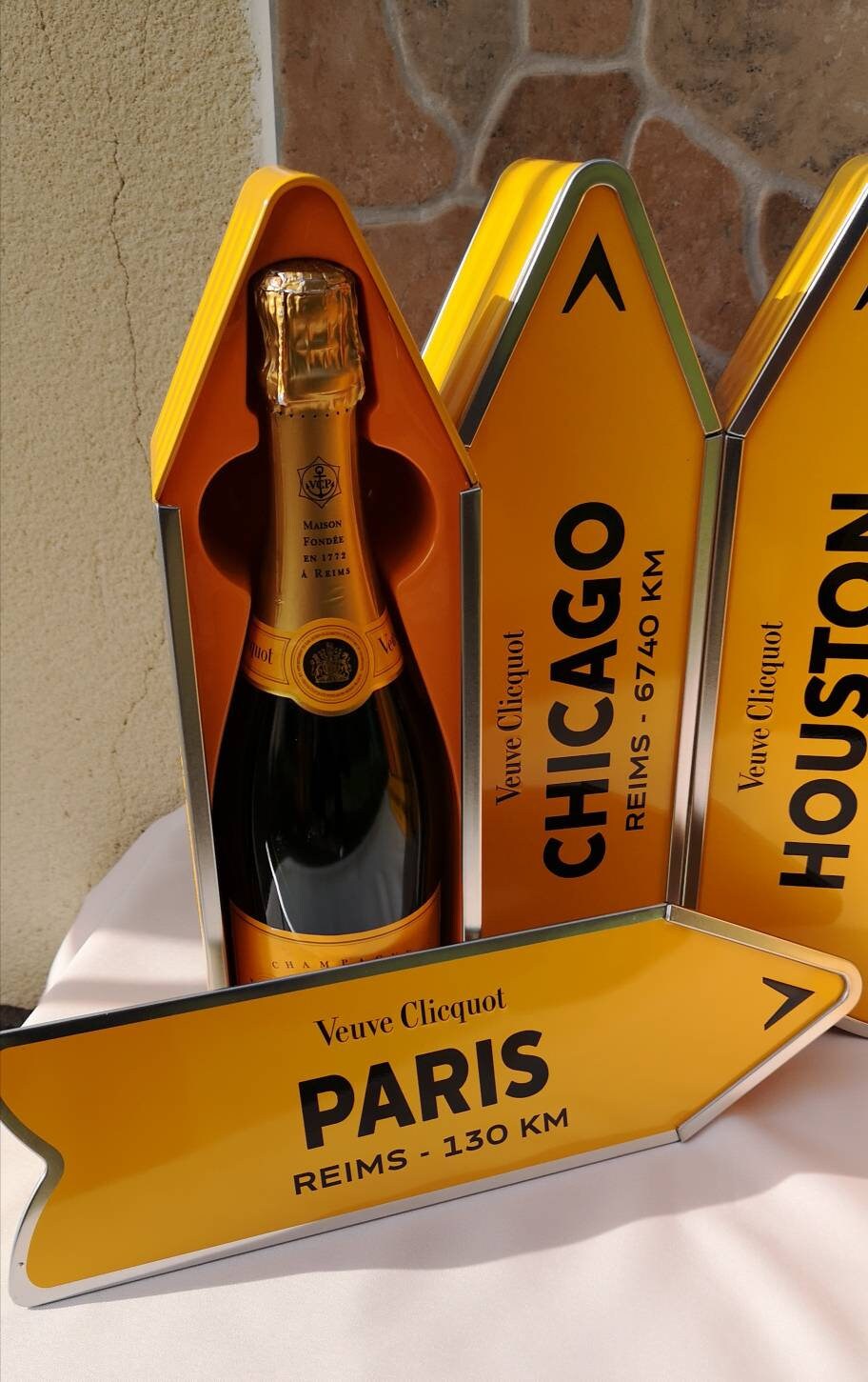 Veuve Clicquot arrow BoxNewYorkLos AngelesLas Etsy