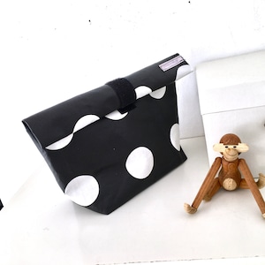 Kosmetiktäschchen Wachstuch Dots gepunktet Handmade  Utensilo Schminktäschchen Nähbeutel Stoffbeutel schwarz weiß