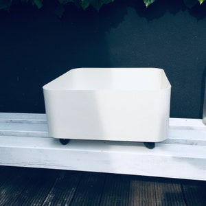 Space Age Kartell Containerwagen Kartell 60-70er Jahre Anna Castelli weiß Blumencontainer Rollcontainer