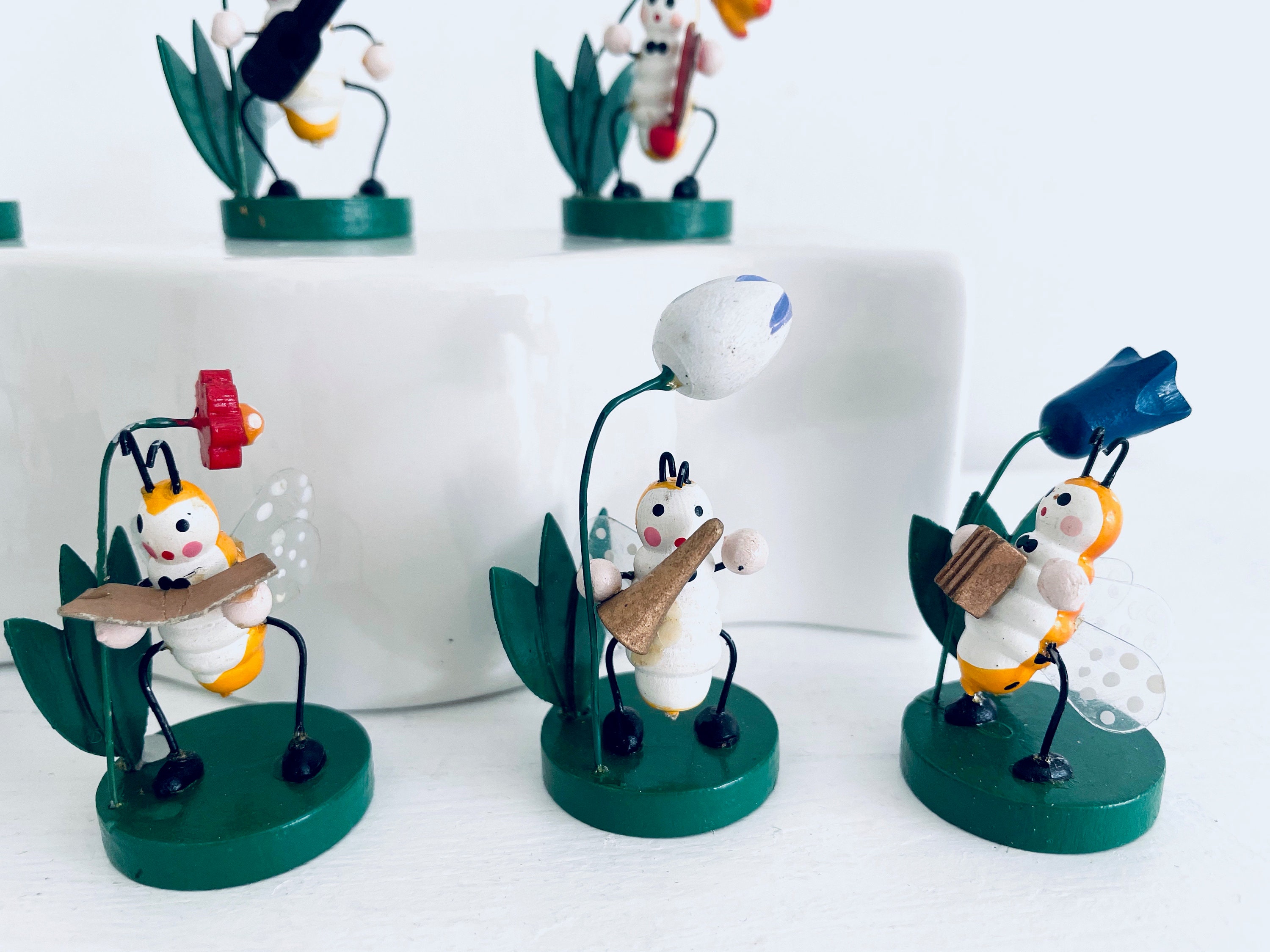 UFURMATE Mini-Bienen-Skulptur, 3 Stück, goldfarben, Vintage-Bienen-Statuen, Schreibtisch-Ornament, dekoratives Messing- Tier-Ornament für Heimdekoration