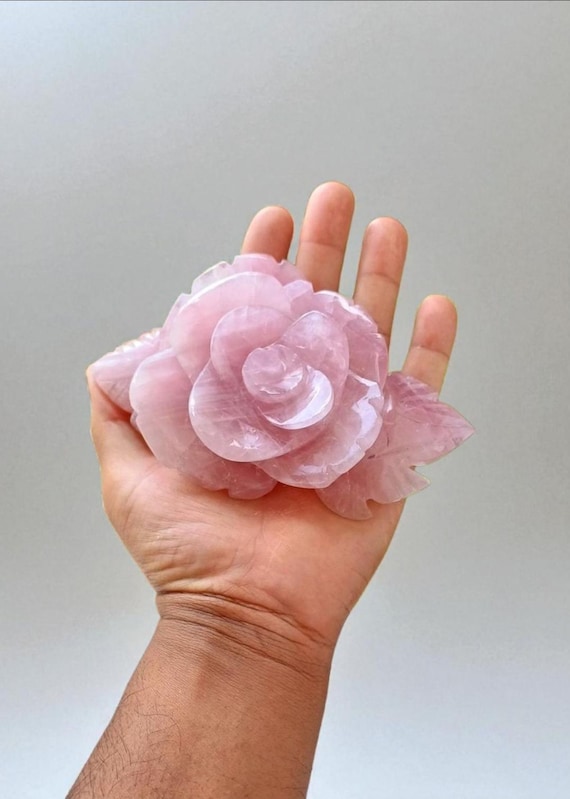 石 彫刻 花 薔薇 ローズクォーツの花と葉 宝石のホームデコレーション