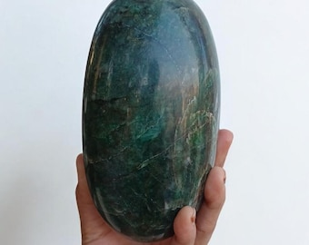 Green Aventurine Shiva Lingam: Hand-Carved Gemstone, Spiritual Decor