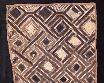 Kuba with geometric designs – Congo