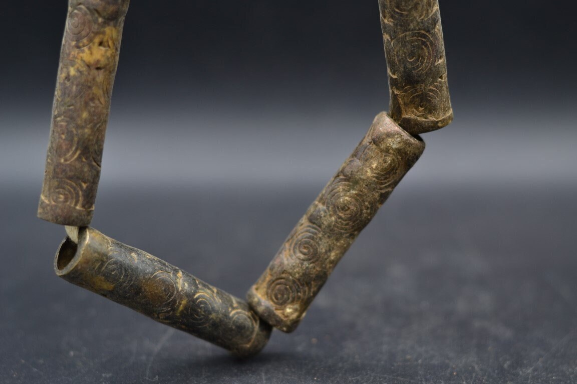 Necklace with decorated tubular elements – Nigeria