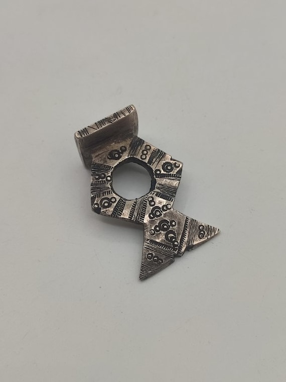 装飾されたシルバーのトゥアレグ族ペンダント – ニジェール - Etsy 日本