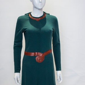 Um vestido vintage Jean Muir de lã e pele de cobra dos anos 1970