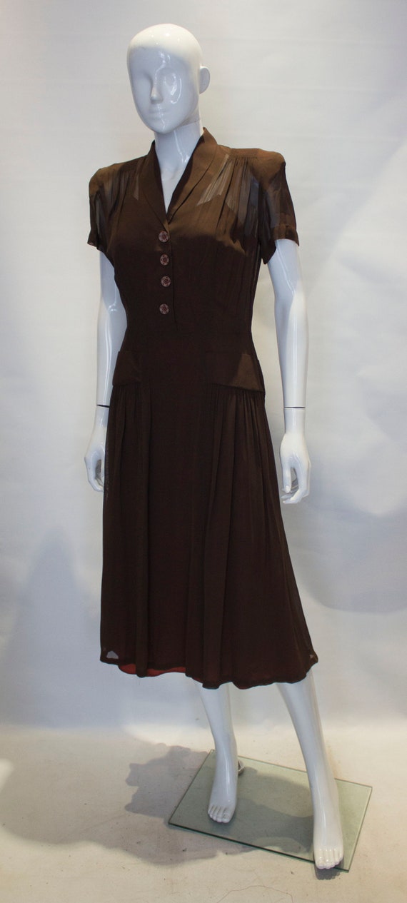 A Vintage Brown 1940s autumnal day Dress - image 3