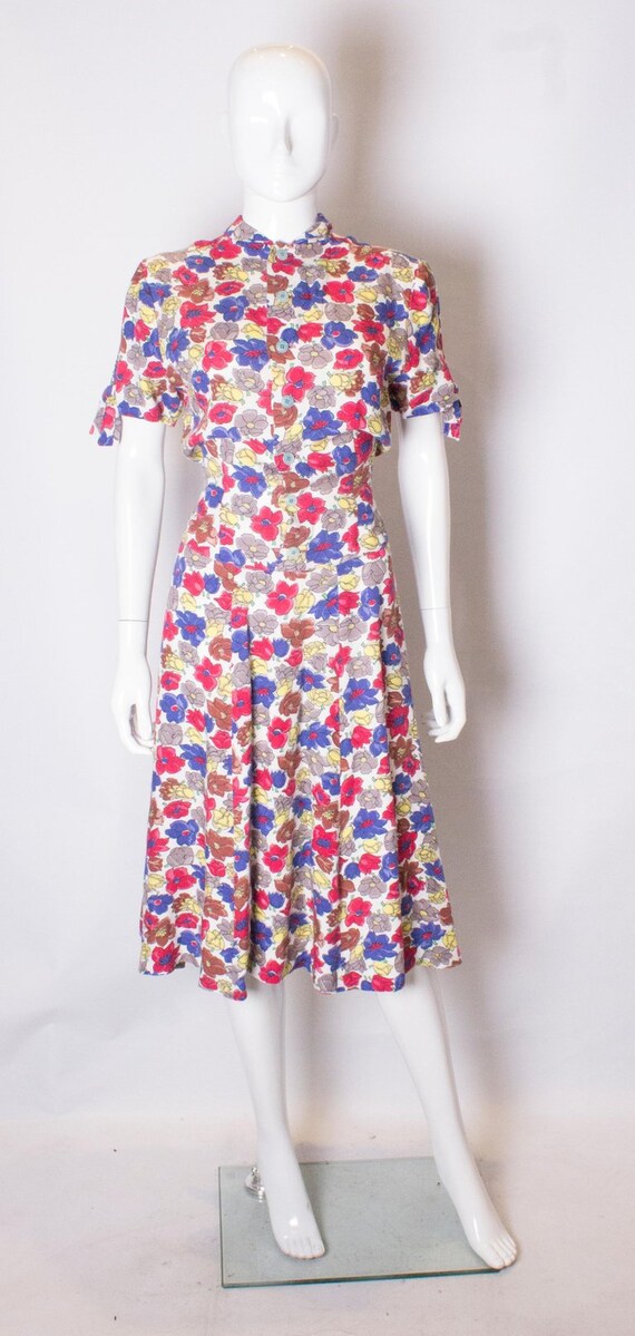 A Vintage 1940s floral print Linen Print Day Dress