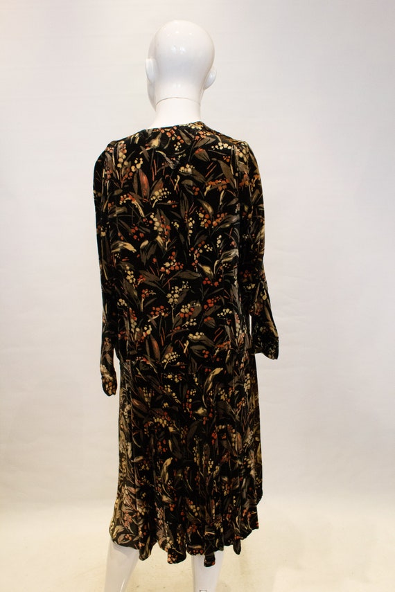 Vintage 1920s Velvet Dress - image 2