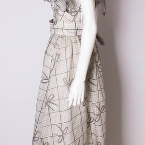 A Vintage 1970s grey printed silk evening gown by Gina Fratini image 5