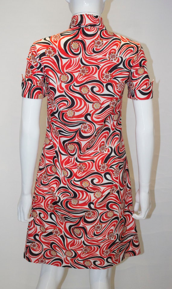 A Vintage 1970s red and white printed day dress b… - image 7