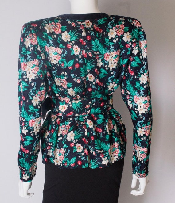 Vintage 1980s silk floral printed jacket with mat… - image 9