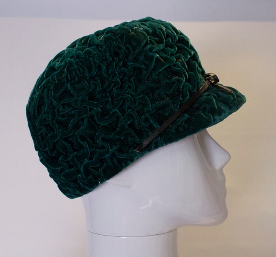 A Vintage 1960s green Jaccol Velvet Hat - image 2