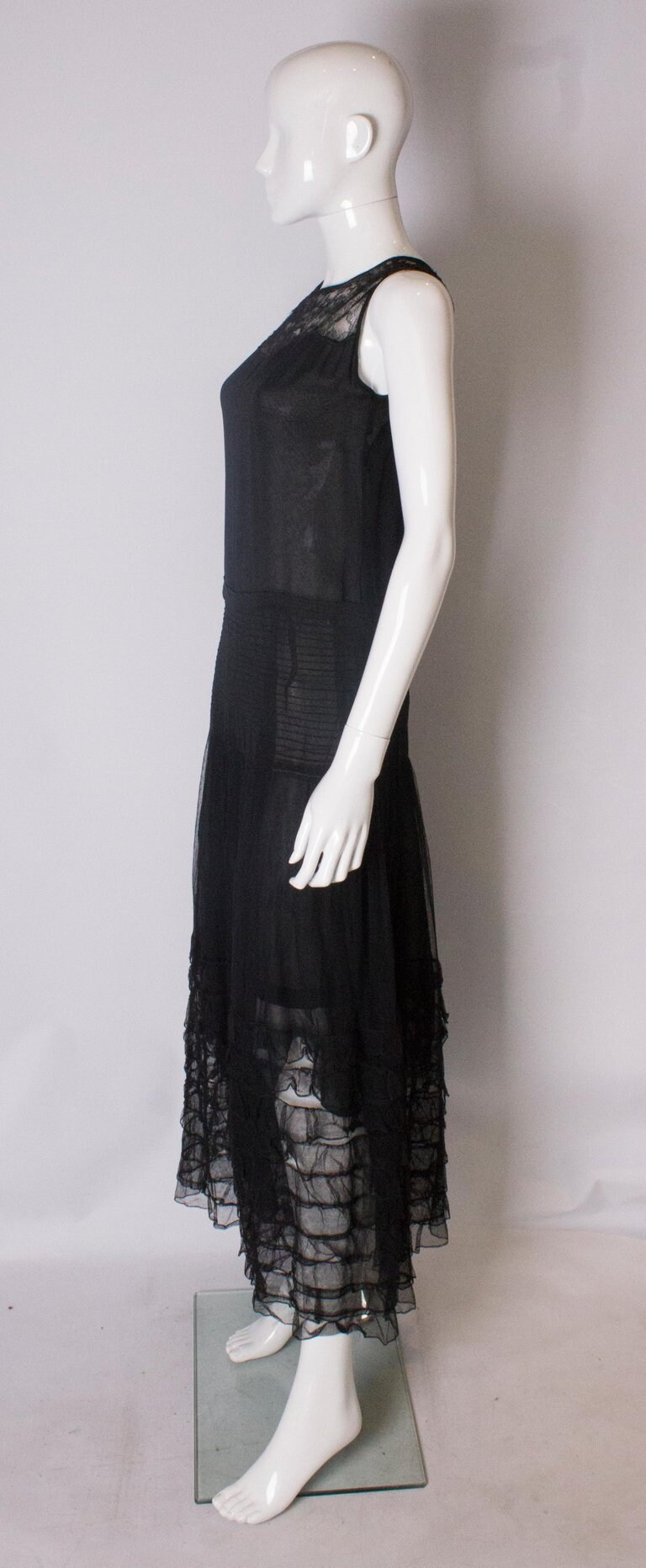 A Vintage 1920s Black lace flapper great gatsby Evening dress Gown