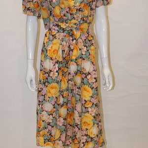 A Vintage 1940s floral printed summer Dress and Bolero image 2