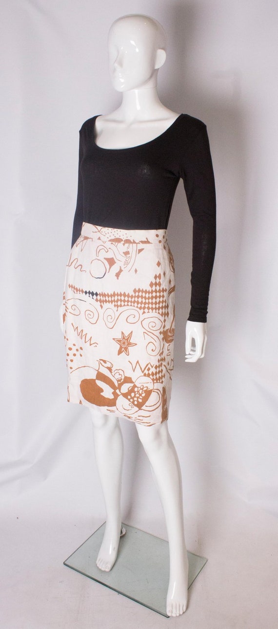 A Vintage 1980s printed linen pencil skirt by Lou… - image 3