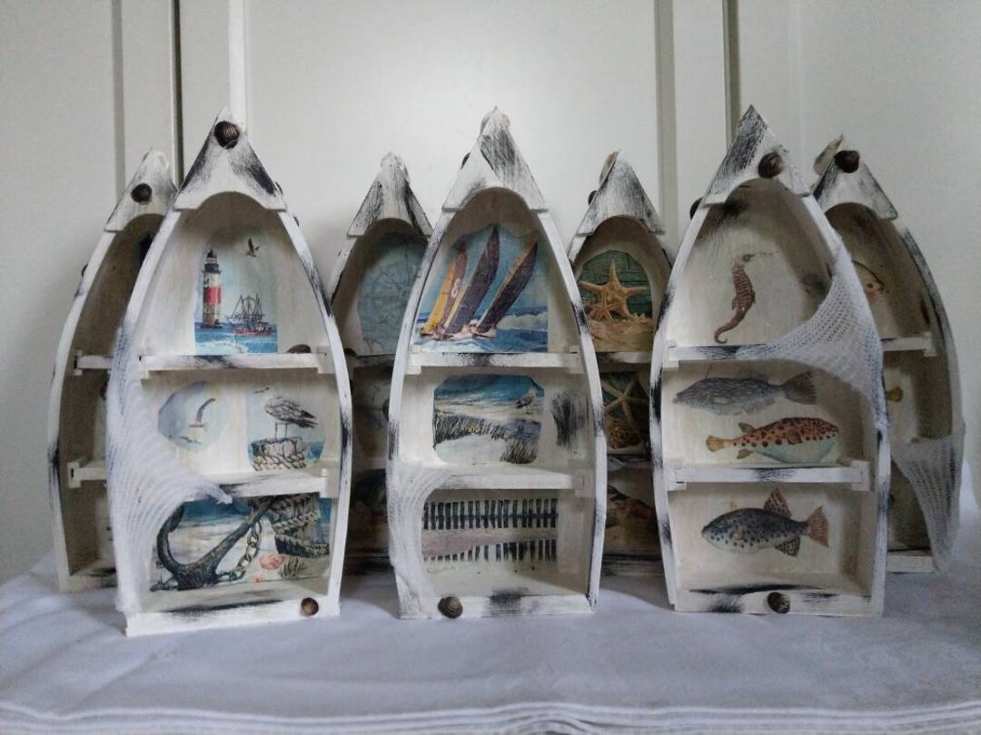 Maritime Inspired Minimalist Storage Bins Reference: Various Small Shelves In Maritime Style With Boat Shaped Net