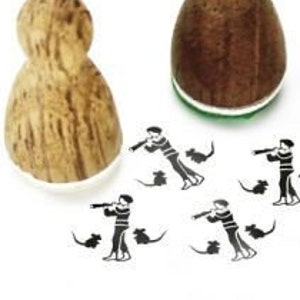 Mini francobollo Stemplino Pifferaio di Hamelin