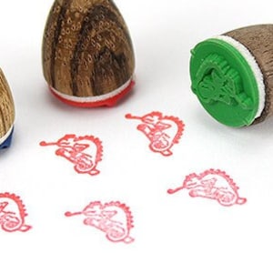 Stemplino Mini Sello -Luci Camaleón- Sello con Motivo de Madera para Diario Calendario Hacer Tarjetas de Navidad, Bolsa de Fiesta Sello Infantil, Animal Lagarto