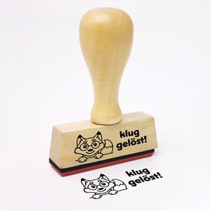 Tampon d'enseignant - intelligemment résolu ! - Tampon d'enseignant d'école primaire avec inscription amusante et motif renard, tampon de motivation des élèves 50 mm x 15 mm
