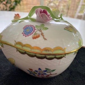Herend Hand Painted Queen Victoria Bon Bon Dish w/ Cover